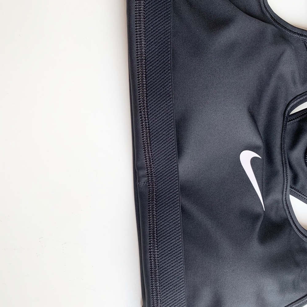 NiIKE DRI-FIT black sports Bra - Picture 5 of 5